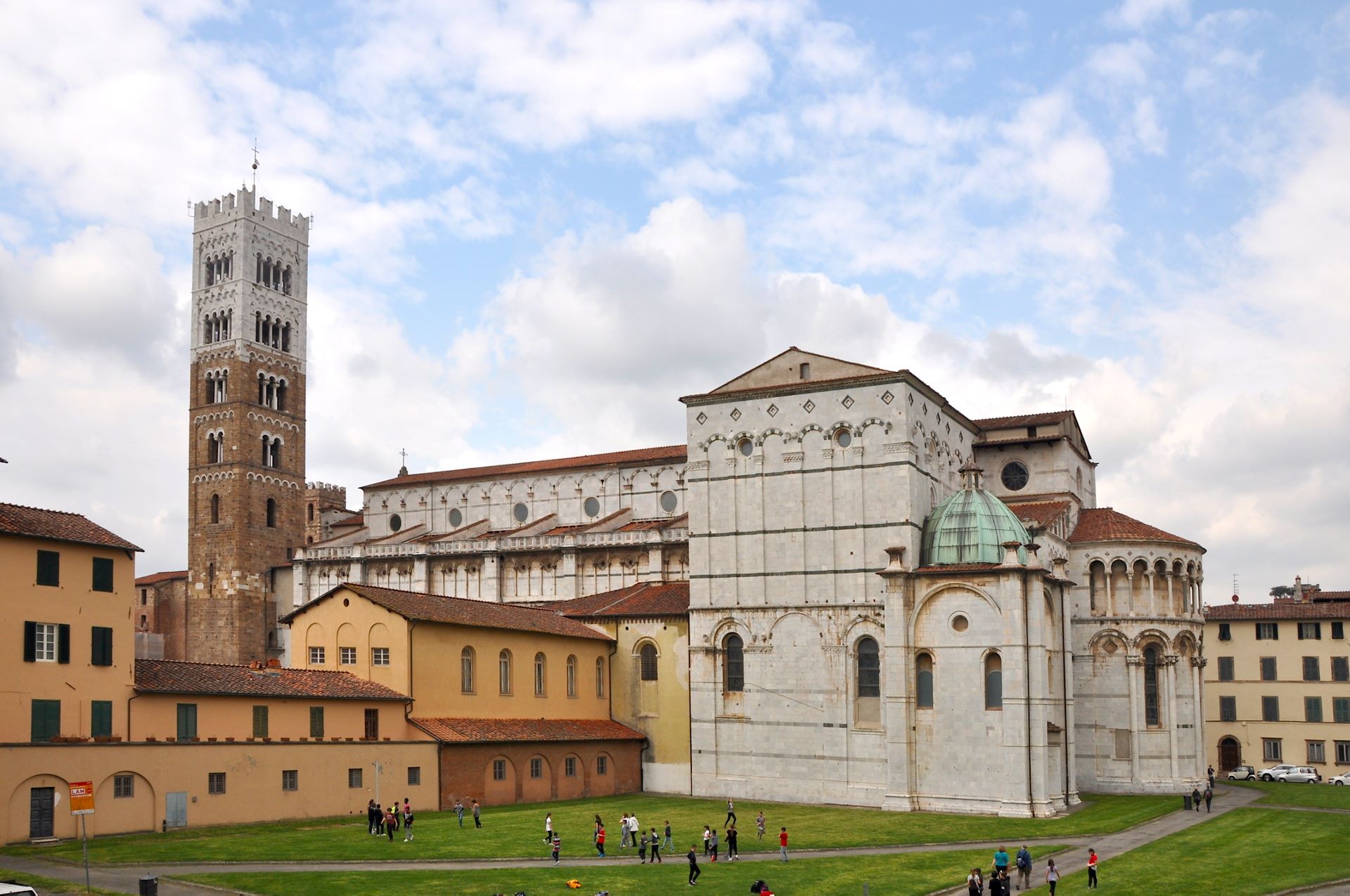 Lucca, city walls